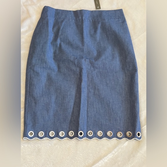 J. Crew Dresses & Skirts - 💙J. Crew scalloped denim pencil skirt